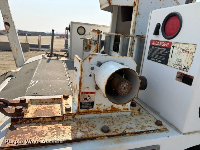 image for item FK4562 2009 GMC C8500 bucket truck