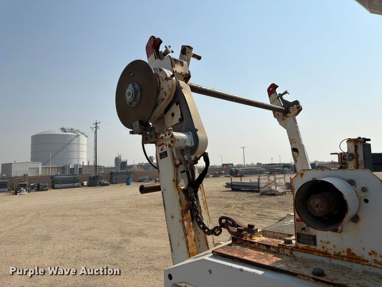 image for item FK4562 2009 GMC C8500 bucket truck