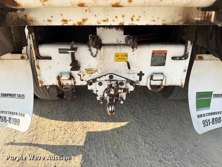 image for item FK4562 2009 GMC C8500 bucket truck