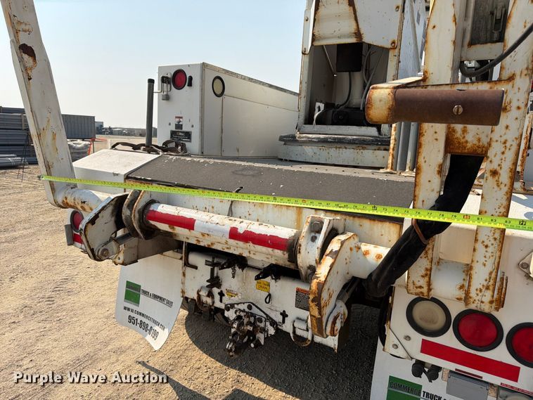 image for item FK4562 2009 GMC C8500 bucket truck