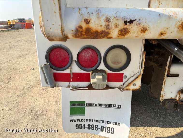 image for item FK4562 2009 GMC C8500 bucket truck