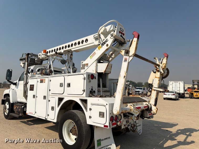image for item FK4562 2009 GMC C8500 bucket truck