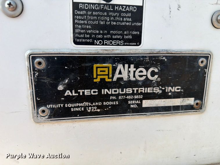 image for item FK4562 2009 GMC C8500 bucket truck