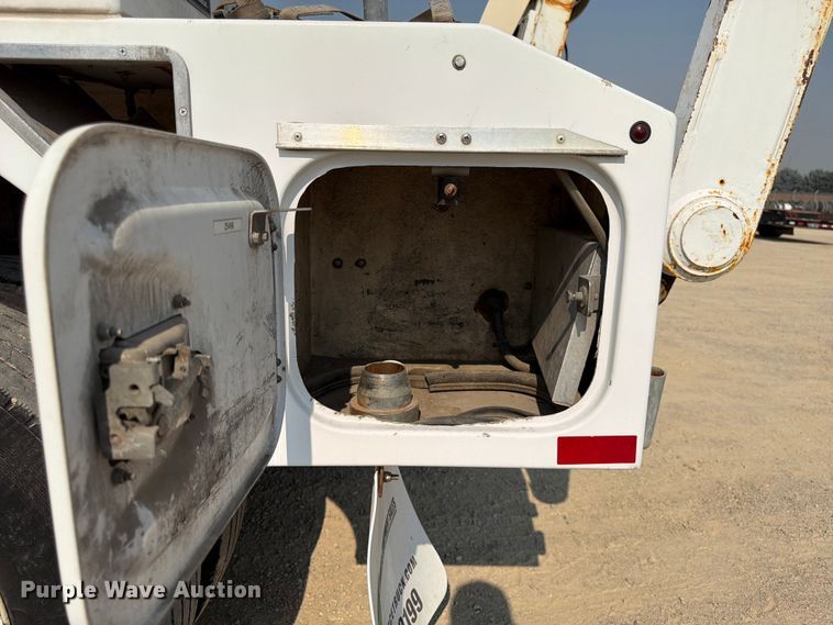 image for item FK4562 2009 GMC C8500 bucket truck