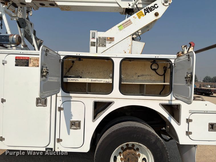 image for item FK4562 2009 GMC C8500 bucket truck