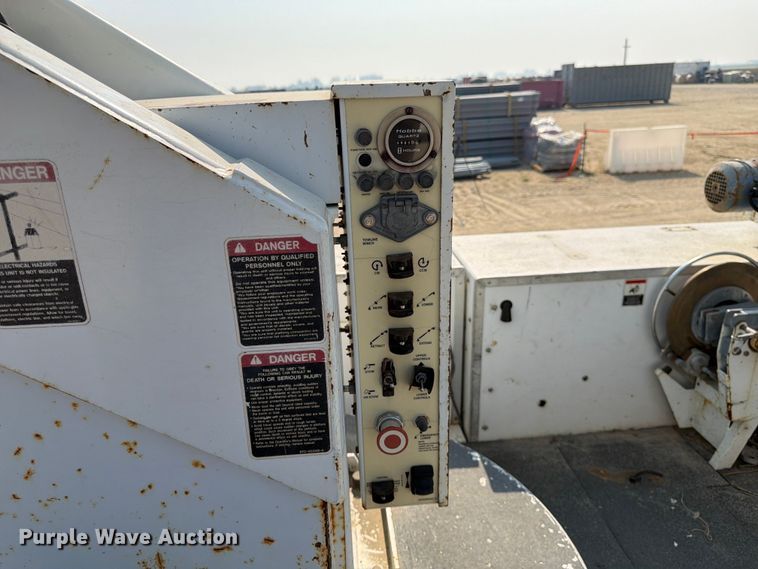 image for item FK4562 2009 GMC C8500 bucket truck