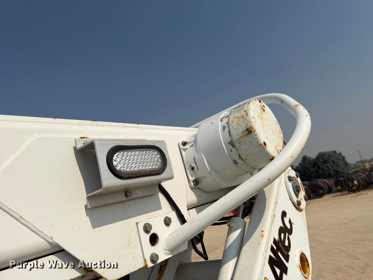 image for item FK4562 2009 GMC C8500 bucket truck
