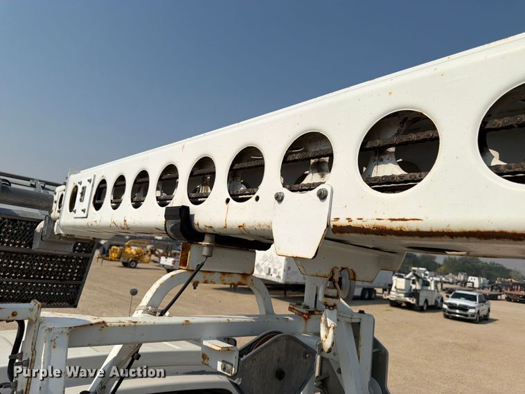 image for item FK4562 2009 GMC C8500 bucket truck