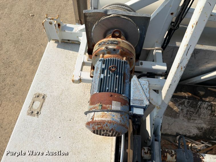 image for item FK4562 2009 GMC C8500 bucket truck