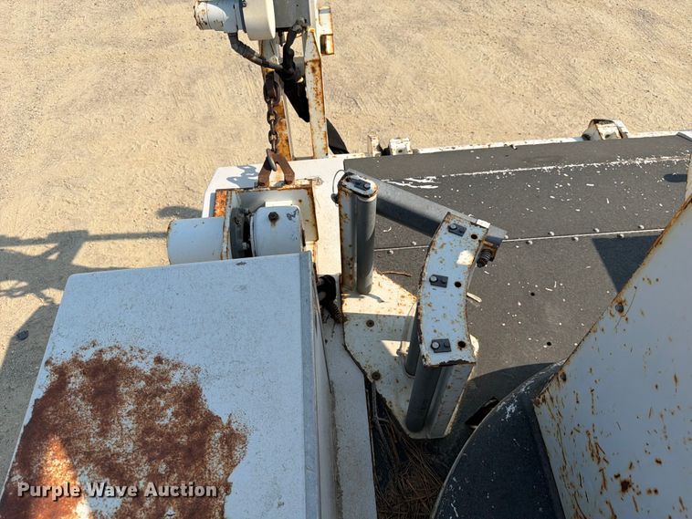 image for item FK4562 2009 GMC C8500 bucket truck