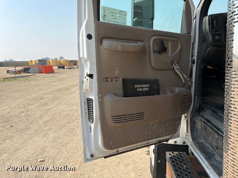 image for item FK4562 2009 GMC C8500 bucket truck
