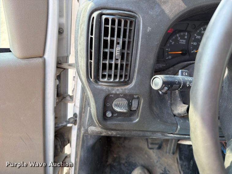 image for item FK4562 2009 GMC C8500 bucket truck