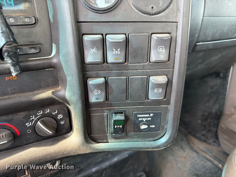 image for item FK4562 2009 GMC C8500 bucket truck