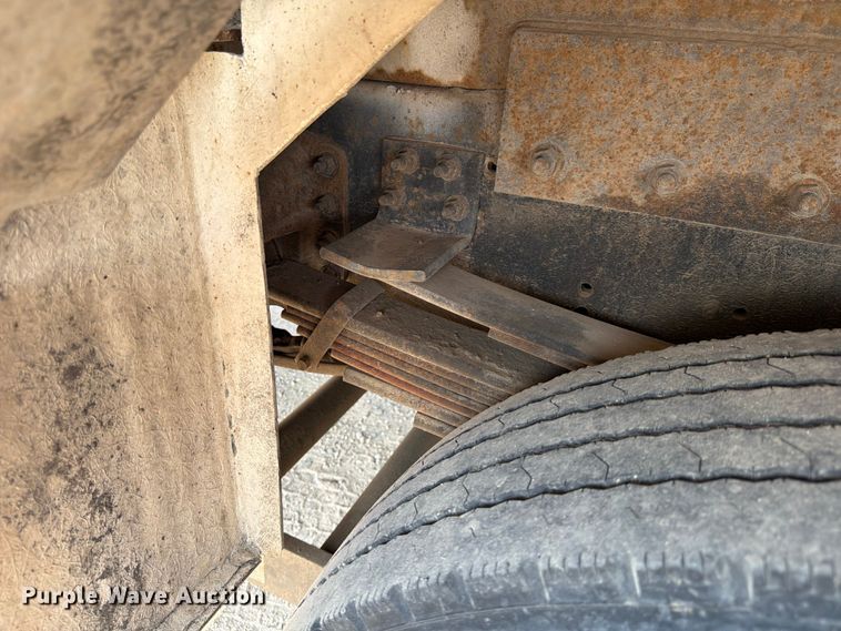 image for item FK4562 2009 GMC C8500 bucket truck