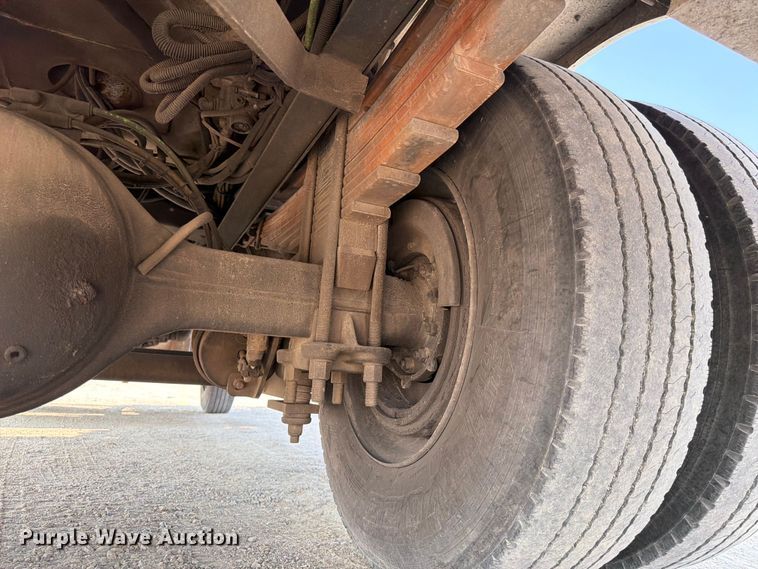 image for item FK4562 2009 GMC C8500 bucket truck