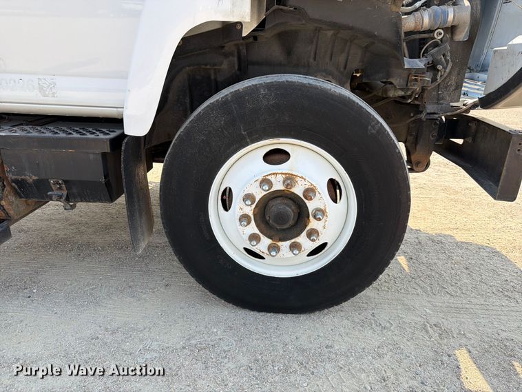 image for item FK4562 2009 GMC C8500 bucket truck