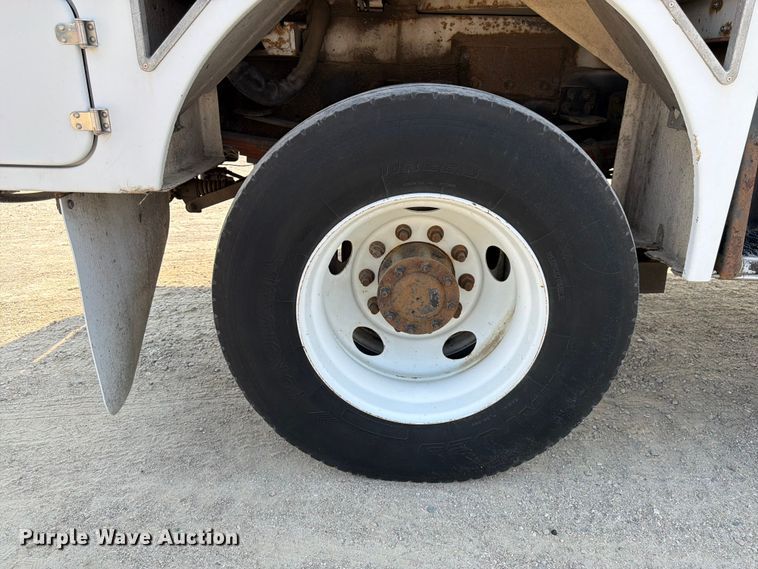 image for item FK4562 2009 GMC C8500 bucket truck