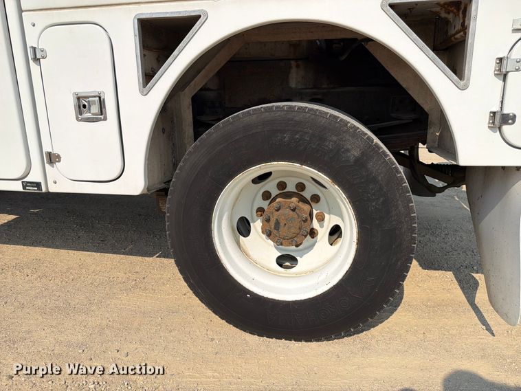 image for item FK4562 2009 GMC C8500 bucket truck