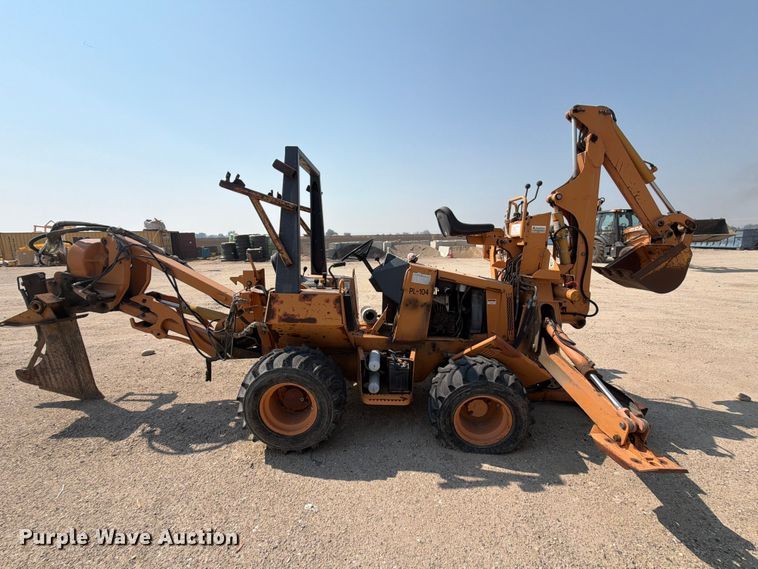 image for item FK4563 2000 Case 560 cable plow