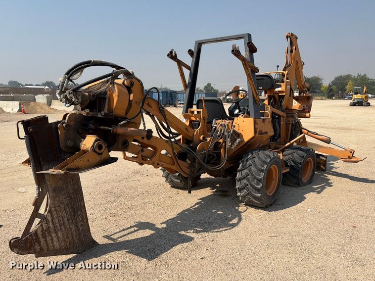 image for item FK4563 2000 Case 560 cable plow