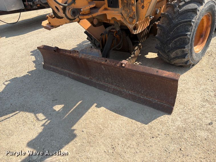 image for item FK4563 2000 Case 560 cable plow