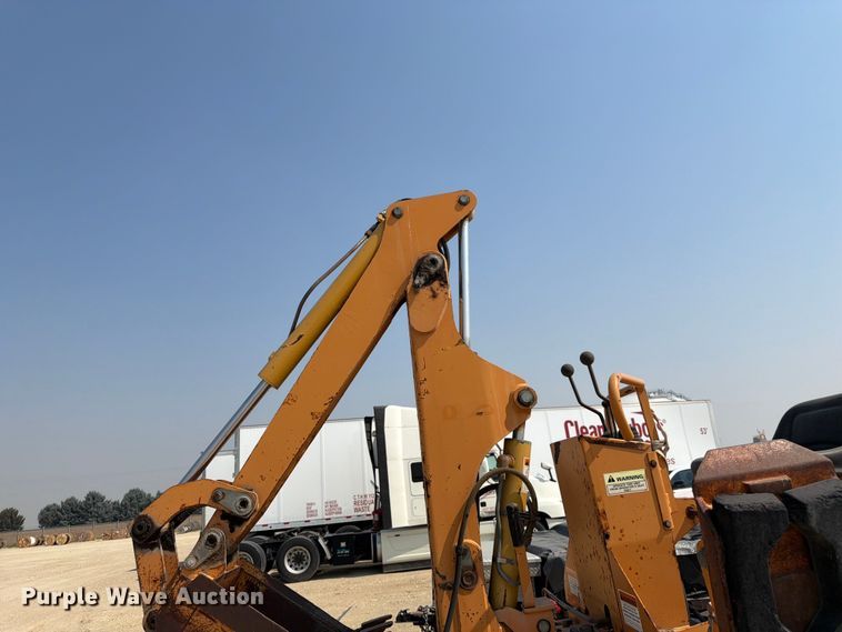 image for item FK4563 2000 Case 560 cable plow