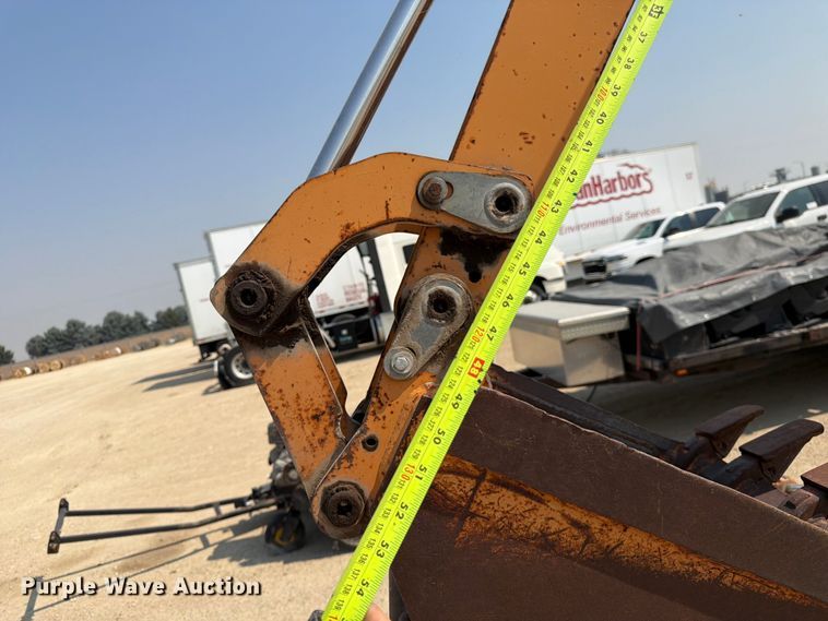 image for item FK4563 2000 Case 560 cable plow