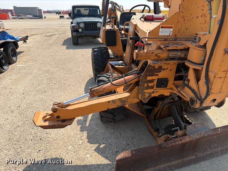 image for item FK4563 2000 Case 560 cable plow