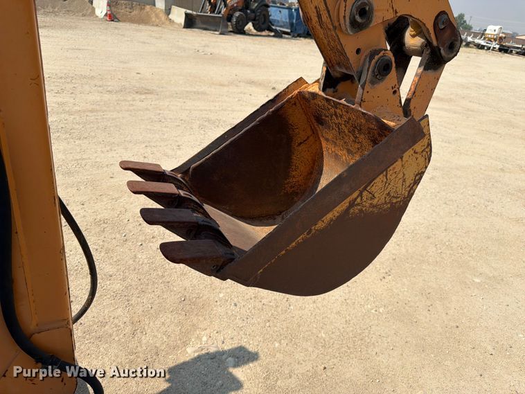 image for item FK4563 2000 Case 560 cable plow