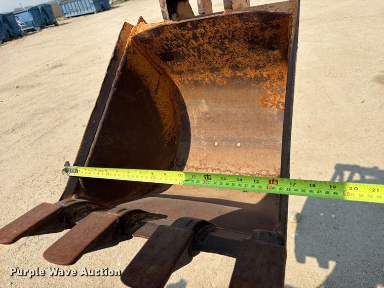 image for item FK4563 2000 Case 560 cable plow