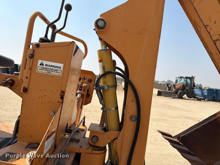 image for item FK4563 2000 Case 560 cable plow