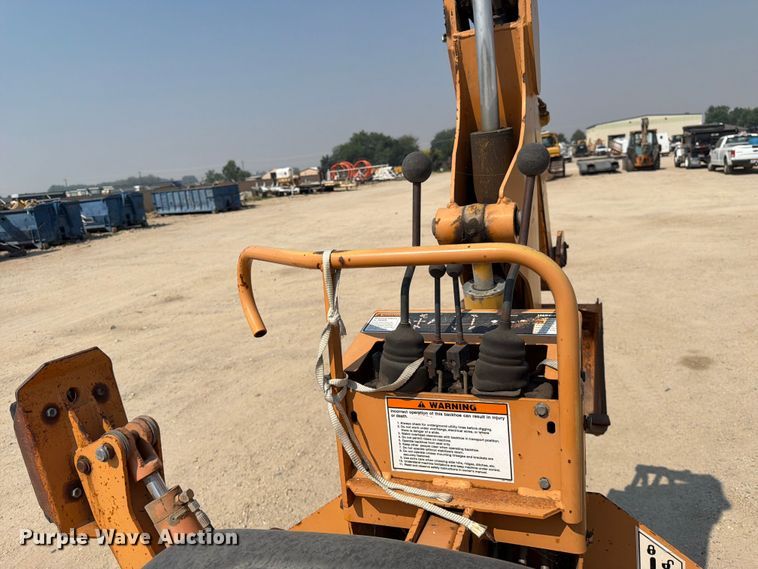 image for item FK4563 2000 Case 560 cable plow