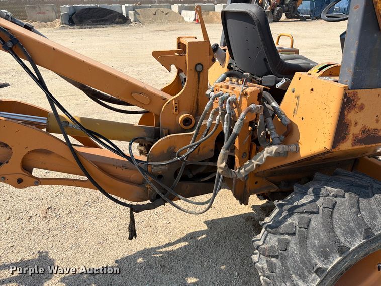 image for item FK4563 2000 Case 560 cable plow