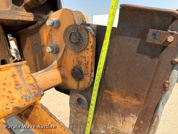 image for item FK4563 2000 Case 560 cable plow