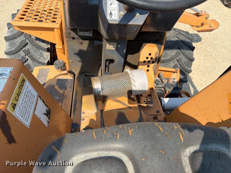 image for item FK4563 2000 Case 560 cable plow
