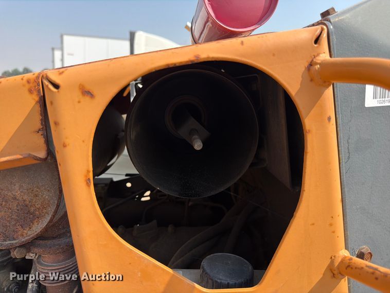 image for item FK4563 2000 Case 560 cable plow