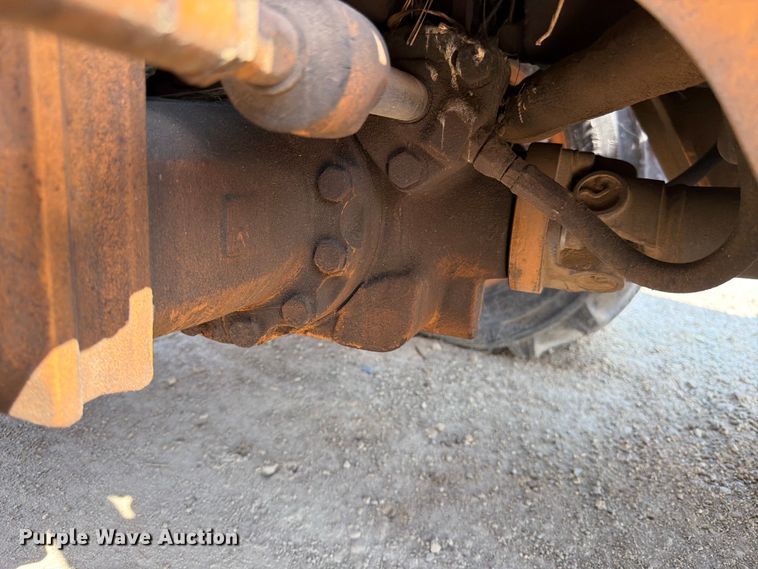 image for item FK4563 2000 Case 560 cable plow