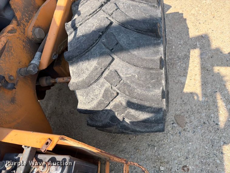 image for item FK4563 2000 Case 560 cable plow