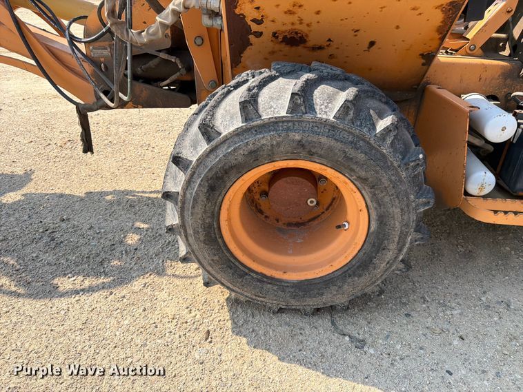 image for item FK4563 2000 Case 560 cable plow