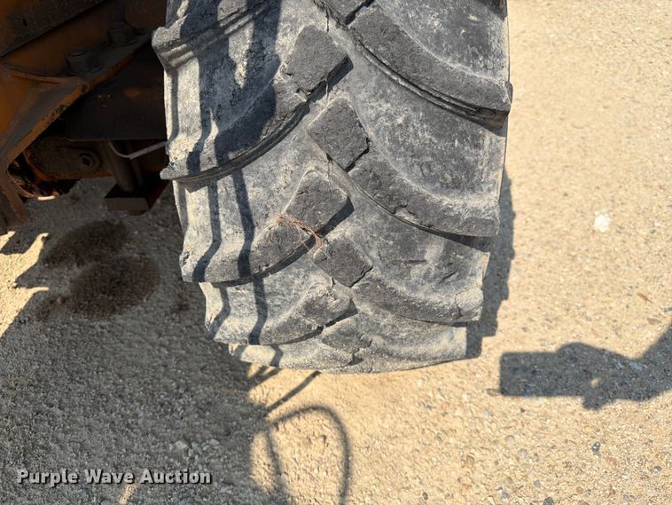 image for item FK4563 2000 Case 560 cable plow