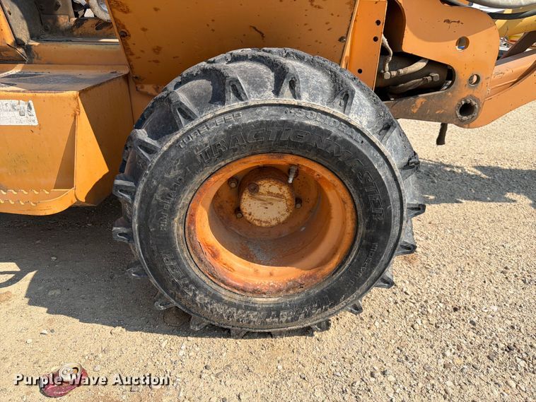 image for item FK4563 2000 Case 560 cable plow