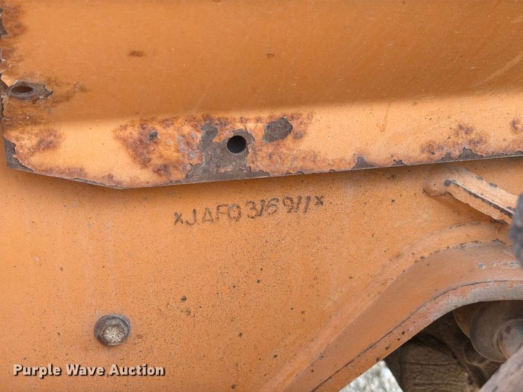 image for item FK4563 2000 Case 560 cable plow