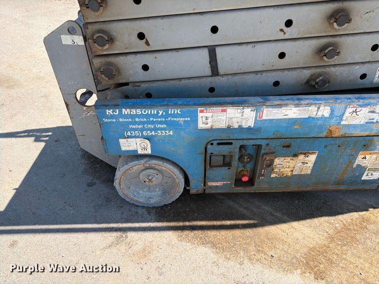 image for item FK4568 2008 Genie GS-1930 scissor lift
