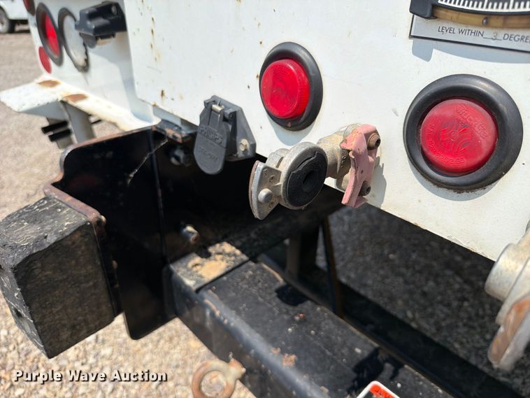 image for item FK5042 2014 Freightliner Business Class M2 bucket truck
