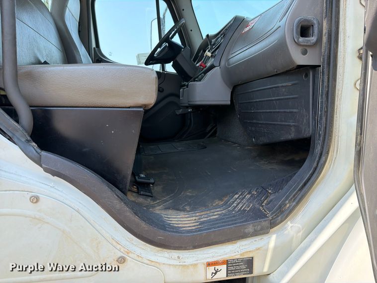 image for item FK5042 2014 Freightliner Business Class M2 bucket truck