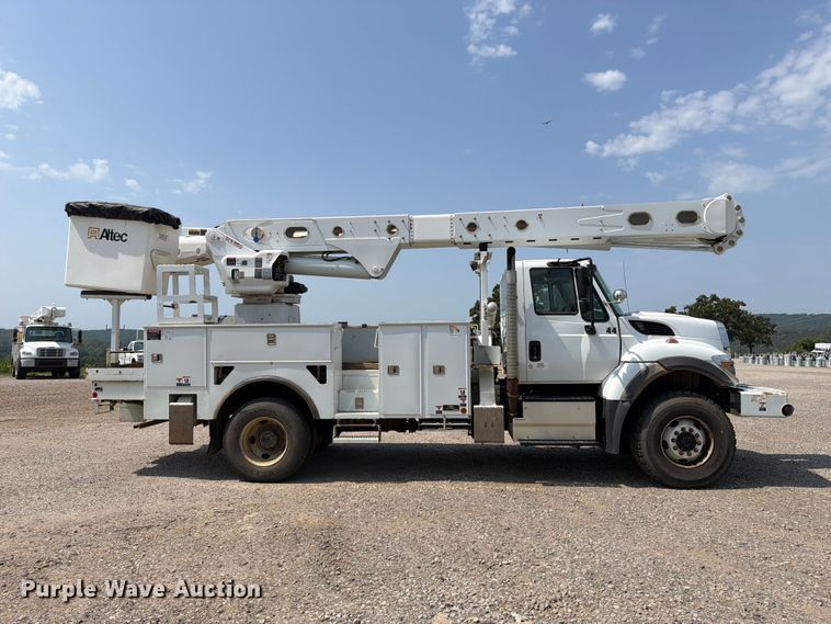 image for item FK5043 2018 International WorkStar 7500 bucket truck