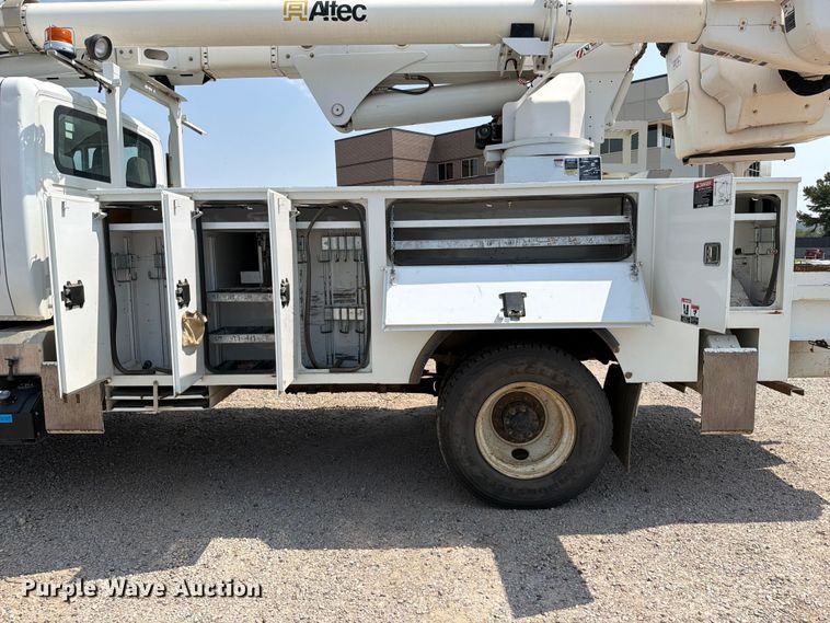 image for item FK5043 2018 International WorkStar 7500 bucket truck