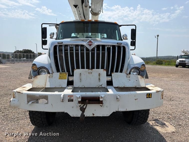 image for item FK5043 2018 International WorkStar 7500 bucket truck