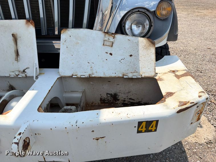 image for item FK5043 2018 International WorkStar 7500 bucket truck