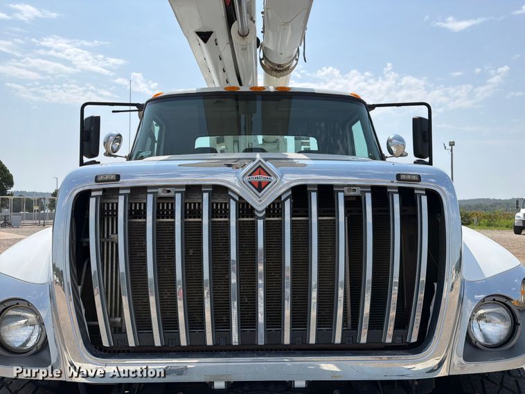 image for item FK5043 2018 International WorkStar 7500 bucket truck